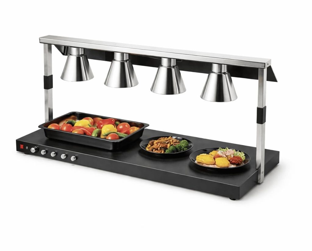 Accessoires gain de place pour cuisine studio : étagères modulables, paniers coulissants et tiroirs adaptables pour optimiser les petits espaces.